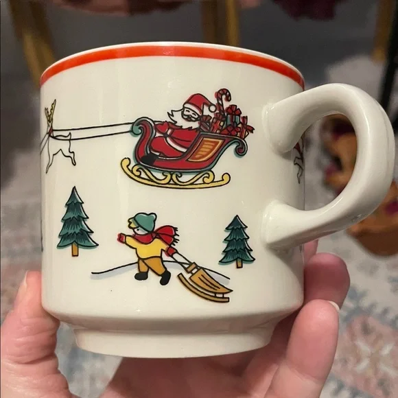 Vintage Festive Ceramic Mug with Holiday Design - Picture 4 of 5